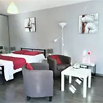 T1 Lumineux Avec Terrasse Et Parking Prive A - Fr-1-555-70 *