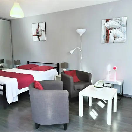 T1 Lumineux Avec Terrasse Et Parking Prive A - Fr-1-555-70 *