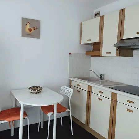 T1 Lumineux Avec Terrasse Et Parking Prive A - Fr-1-555-70 Lägenhet
