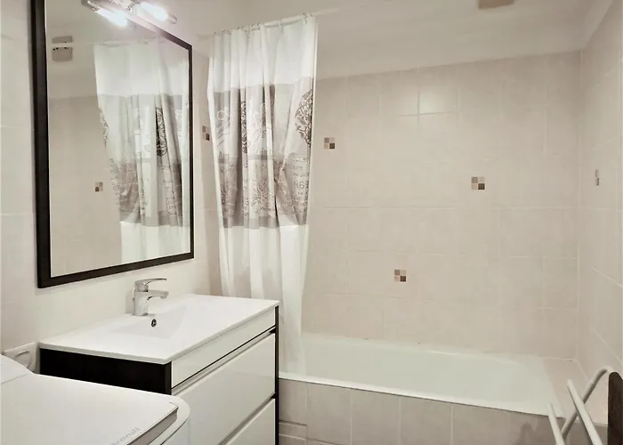 T1 Lumineux Avec Terrasse Et Parking Prive A - Fr-1-555-70 Appartement Aix-les-Bains